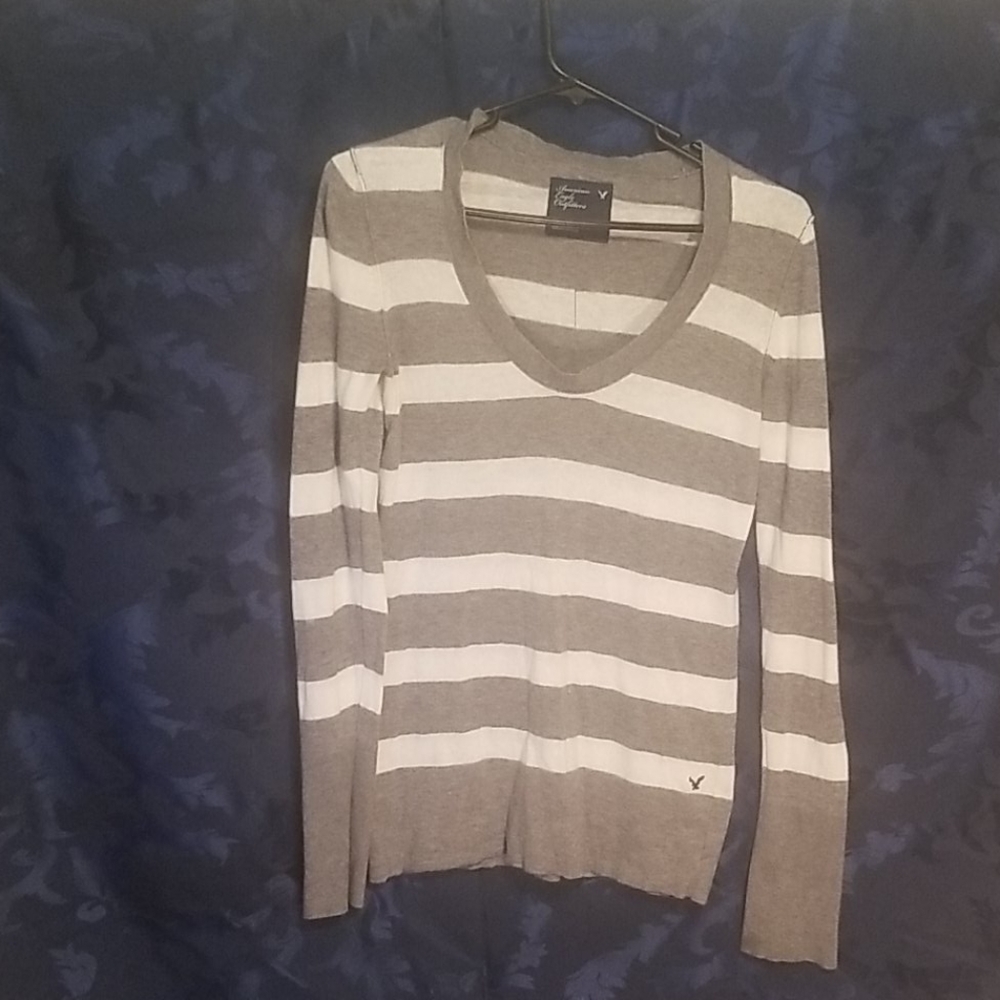 V neck sweater
